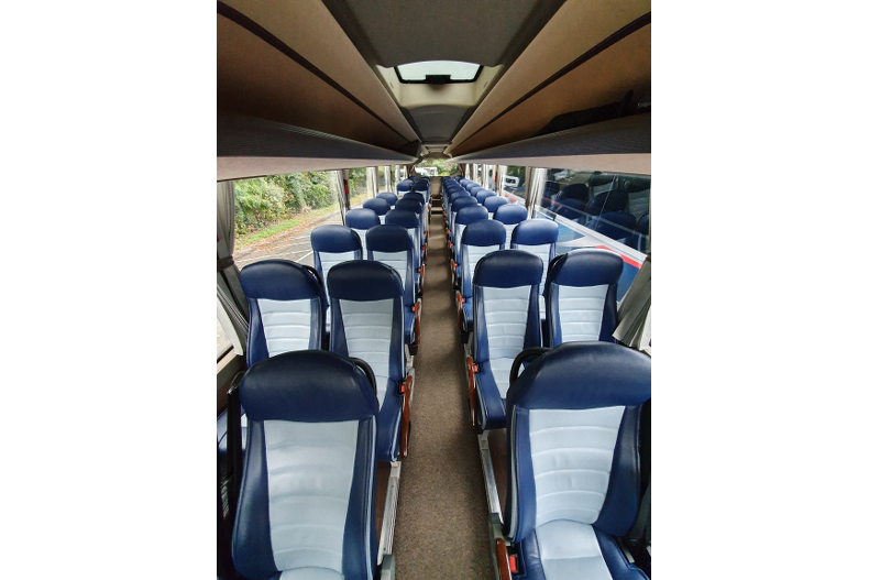 Bus top class fauteuils intérieur